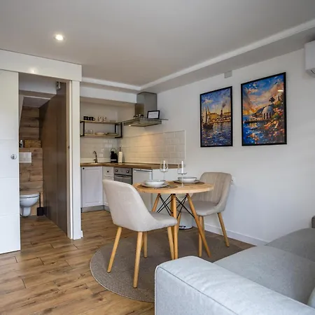 Roko Apartment *